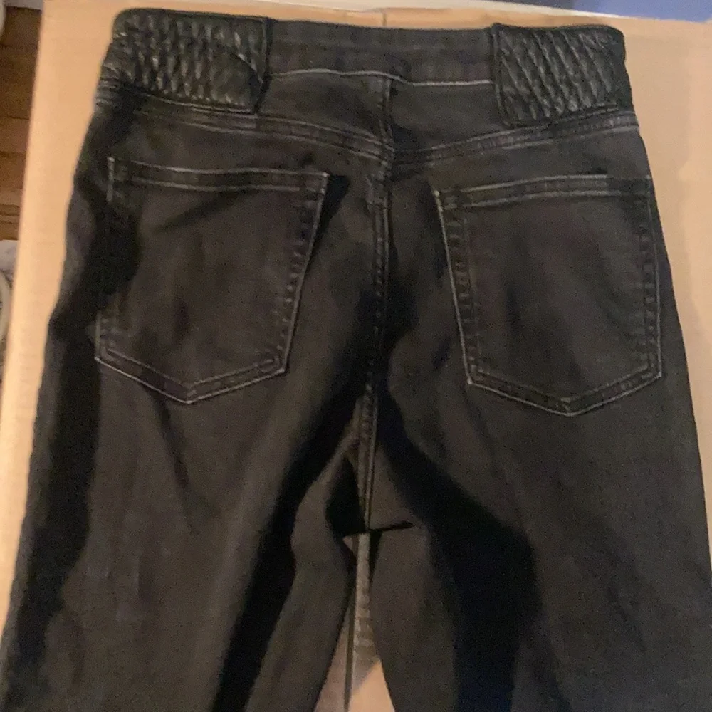 Zara Moto Jeans w/ Bottom Slit Zippers Z1975, USA size 4, ONLY WORN ONCE - Picture 5 of 5